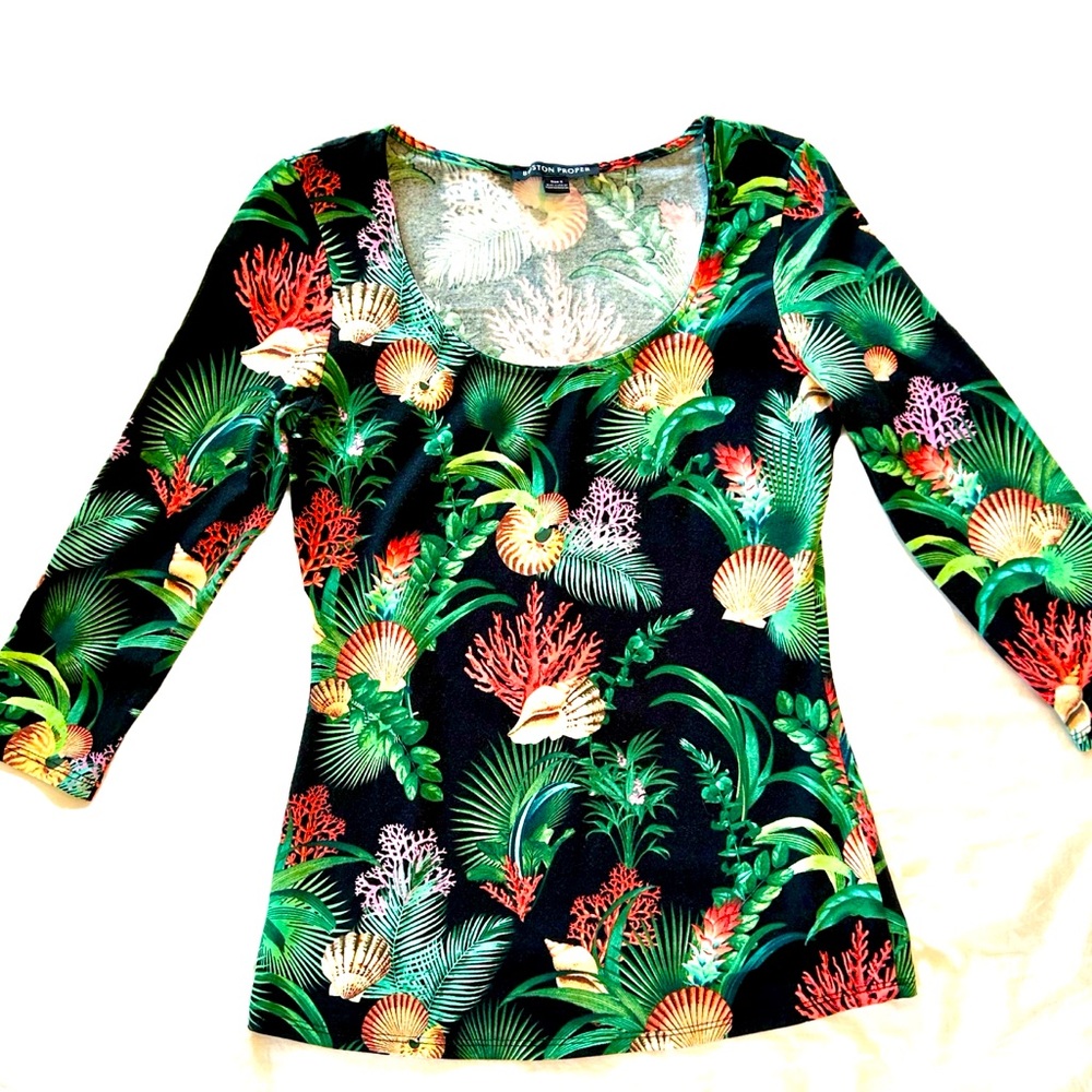 Boston Proper Tropical Print Top.🌴🌺